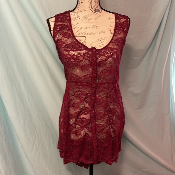 Cranberry lace sz 5 top by TORRID - Picture 2 of 7